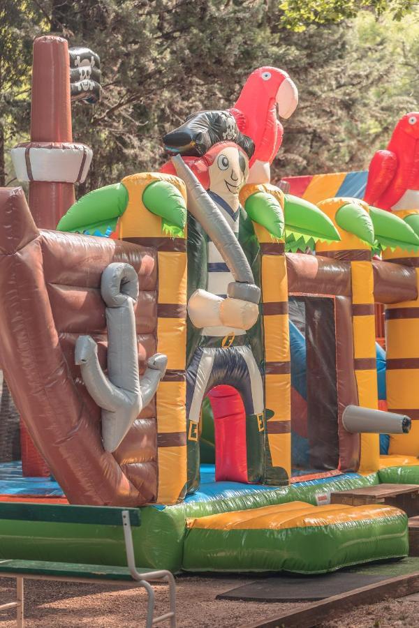 Camping La Peiriere Tuchan Exterior foto